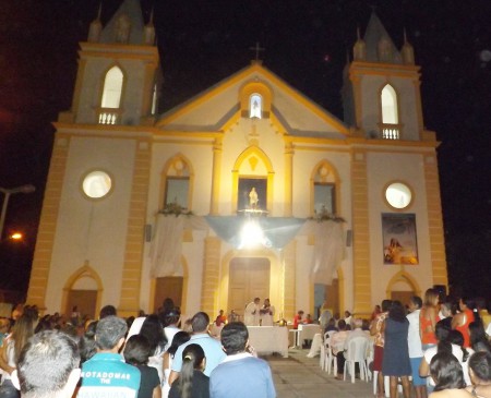 Paróquia encerra mês mariano com carreata e coroação